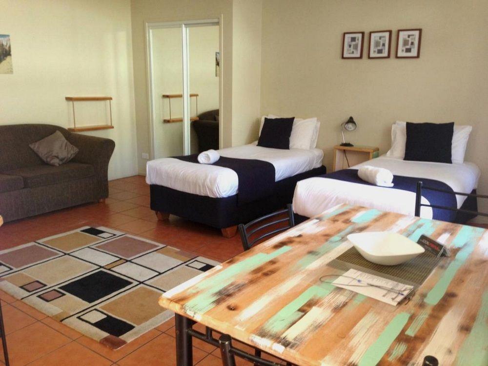 Byron Central Apartments Teluk Byron Bagian luar foto