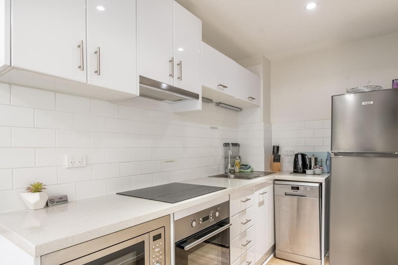 Byron Central Apartments Teluk Byron Bagian luar foto
