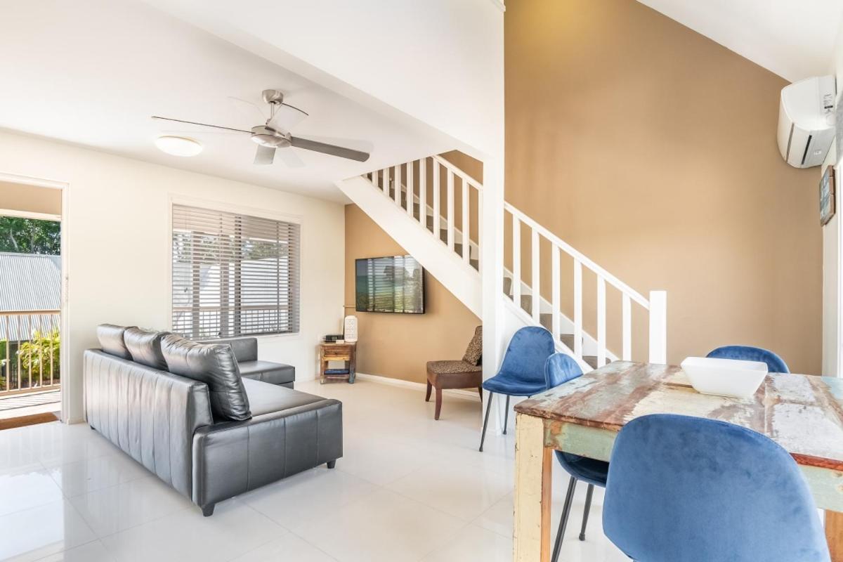Byron Central Apartments Teluk Byron Bagian luar foto