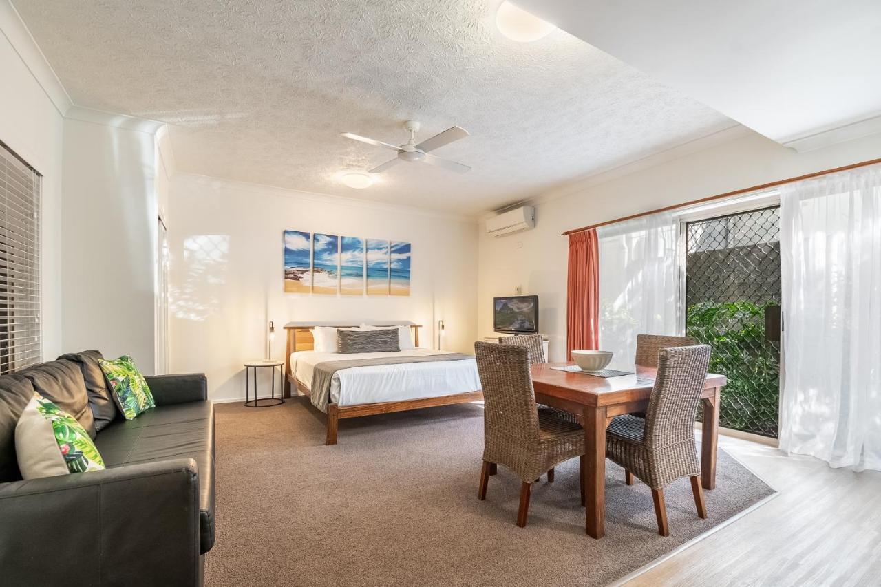 Byron Central Apartments Teluk Byron Bagian luar foto