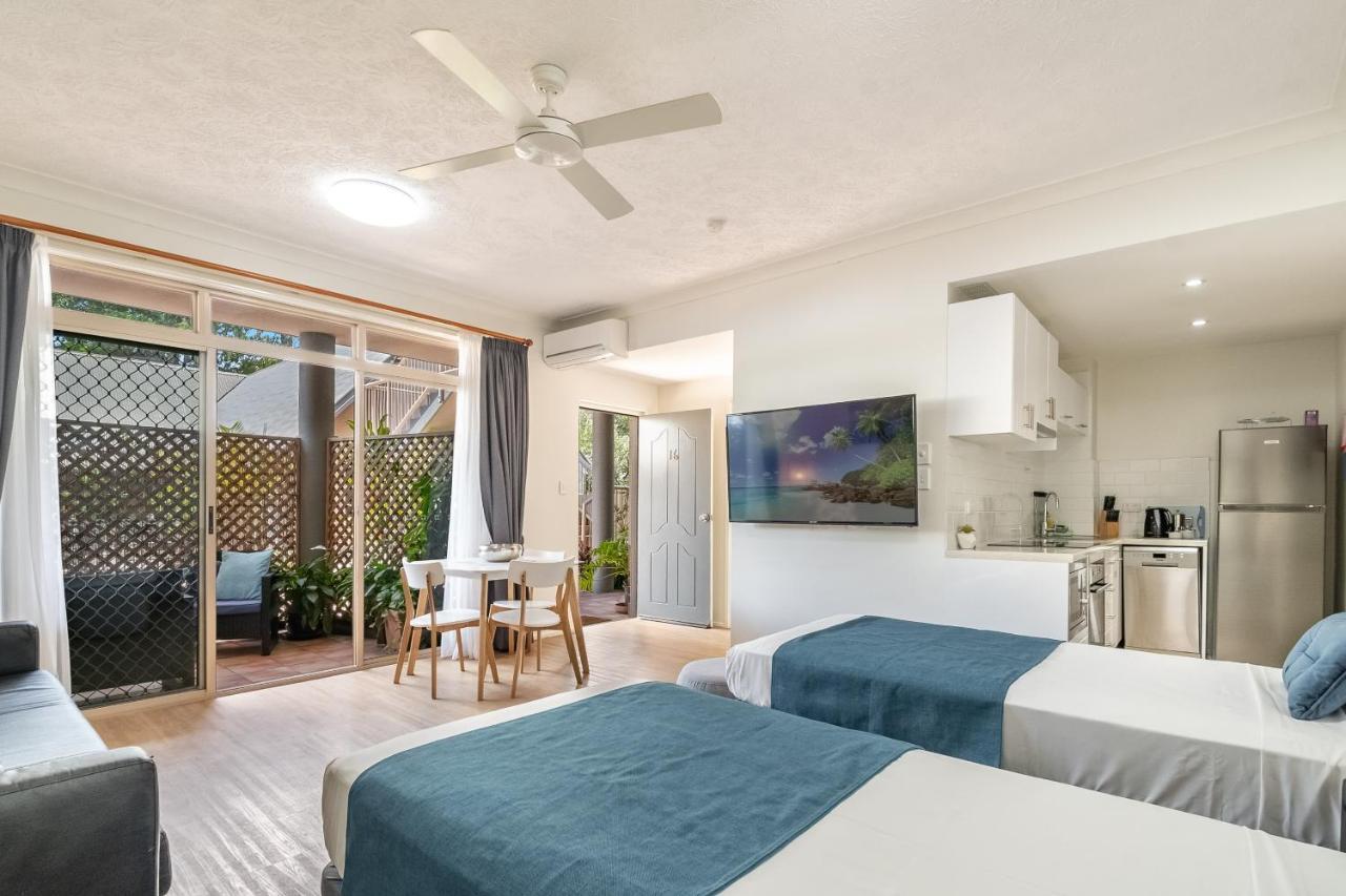 Byron Central Apartments Teluk Byron Bagian luar foto