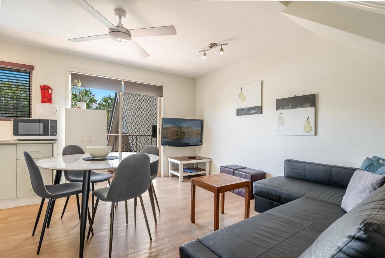 Byron Central Apartments Teluk Byron Bagian luar foto