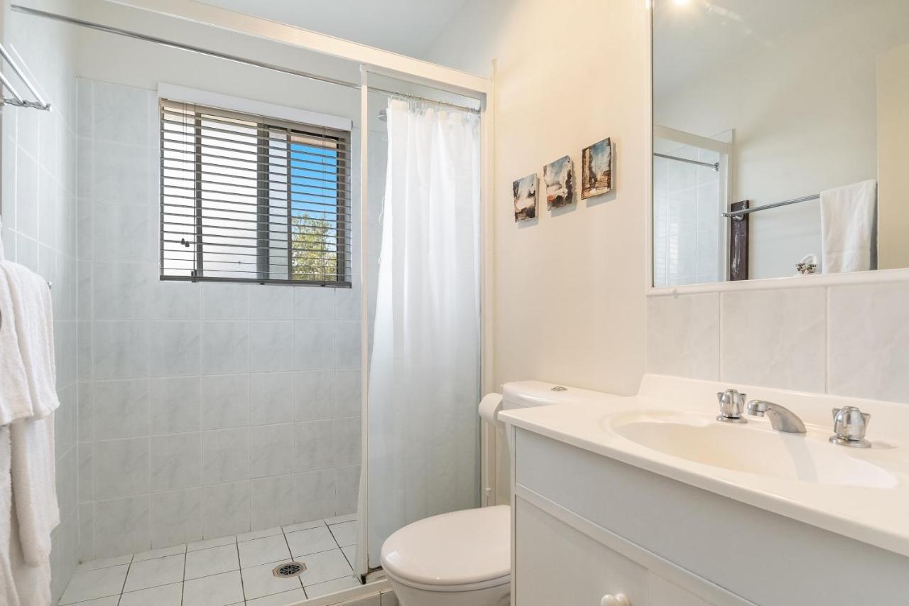 Byron Central Apartments Teluk Byron Bagian luar foto