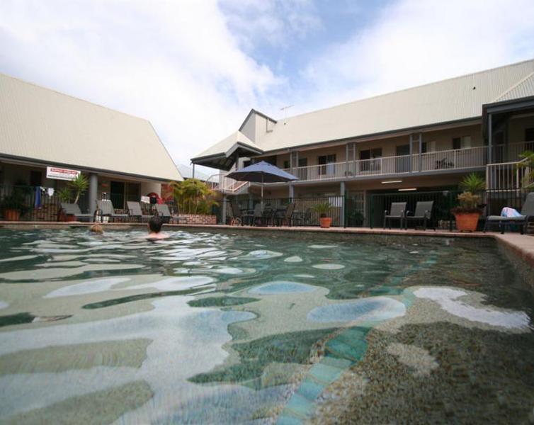 Byron Central Apartments Teluk Byron Bagian luar foto