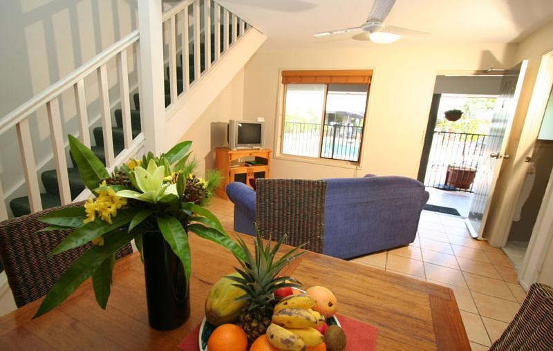 Byron Central Apartments Teluk Byron Bagian luar foto