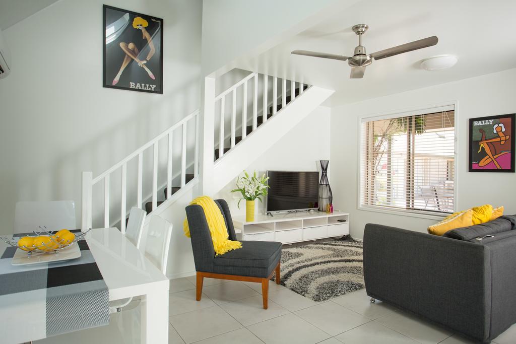 Byron Central Apartments Teluk Byron Bagian luar foto
