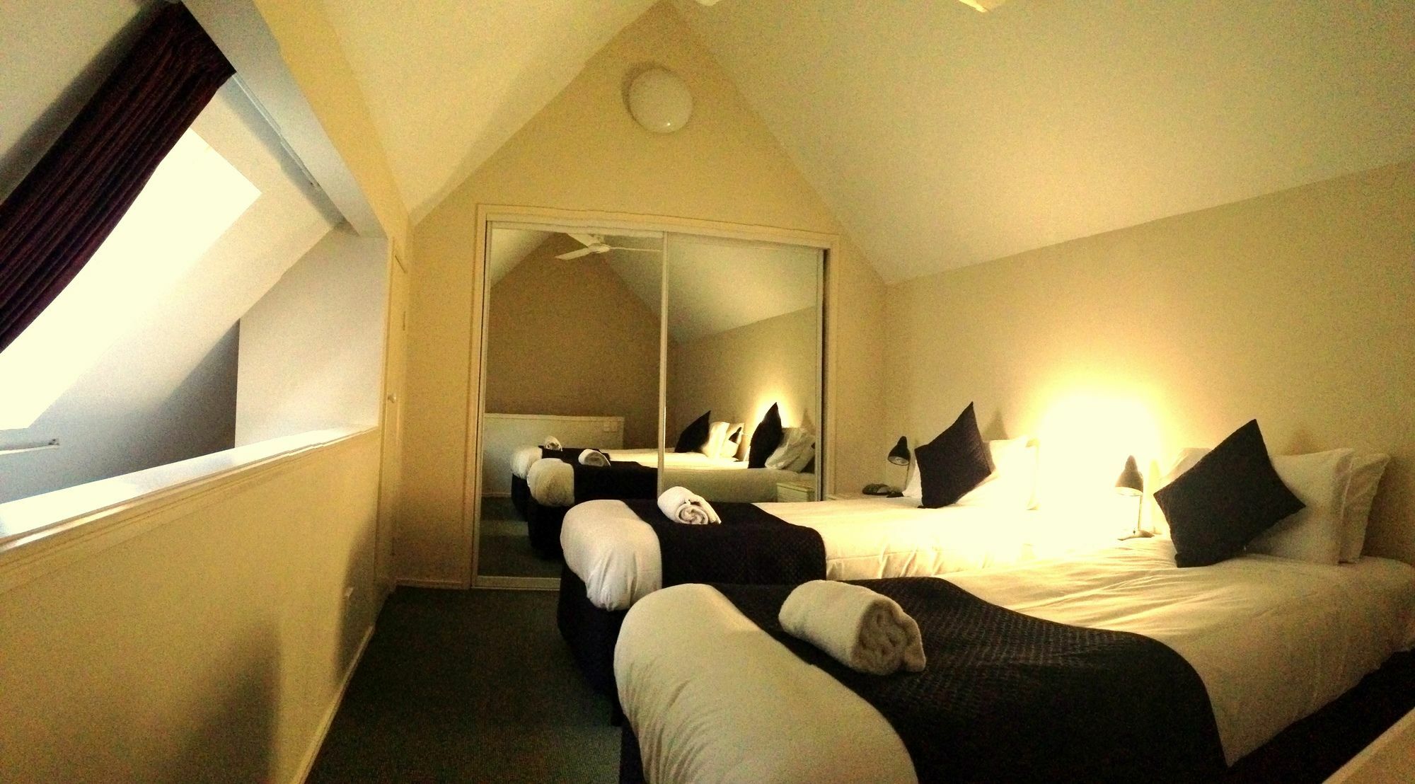 Byron Central Apartments Teluk Byron Bagian luar foto